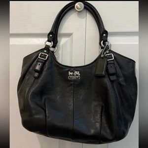COACH BLACK LEATHER MADISON MAGGIE SHOULDER BAG
